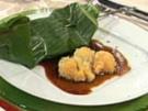Gegrillte Früchte im Bananenblatt mit asiatischer Karamellsoße und gefüllter Litschi (Maite Kelly) - Rezept