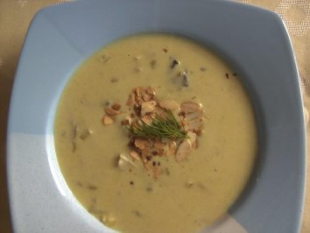 Bilder für Suppen: Currysuppe mit Geflügel - Rezept