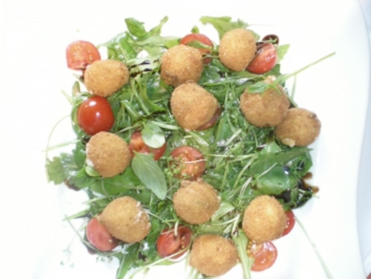 gebackene Mozzarella Babys auf Rucola in Balsamico Dressing - Rezept