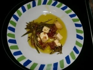 Feta in Kräuter-Knoblauch-Öl (einlegen) - schmeckt wie bei Christos - Rezept