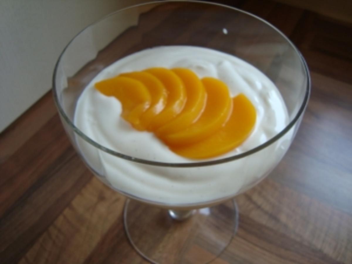 Dessert - Quarkspeise mit Pfirsichspalten - Rezept