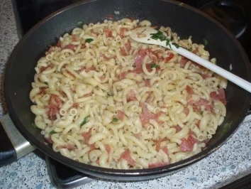 Wurstnudeln mit Parmesan - Rezept