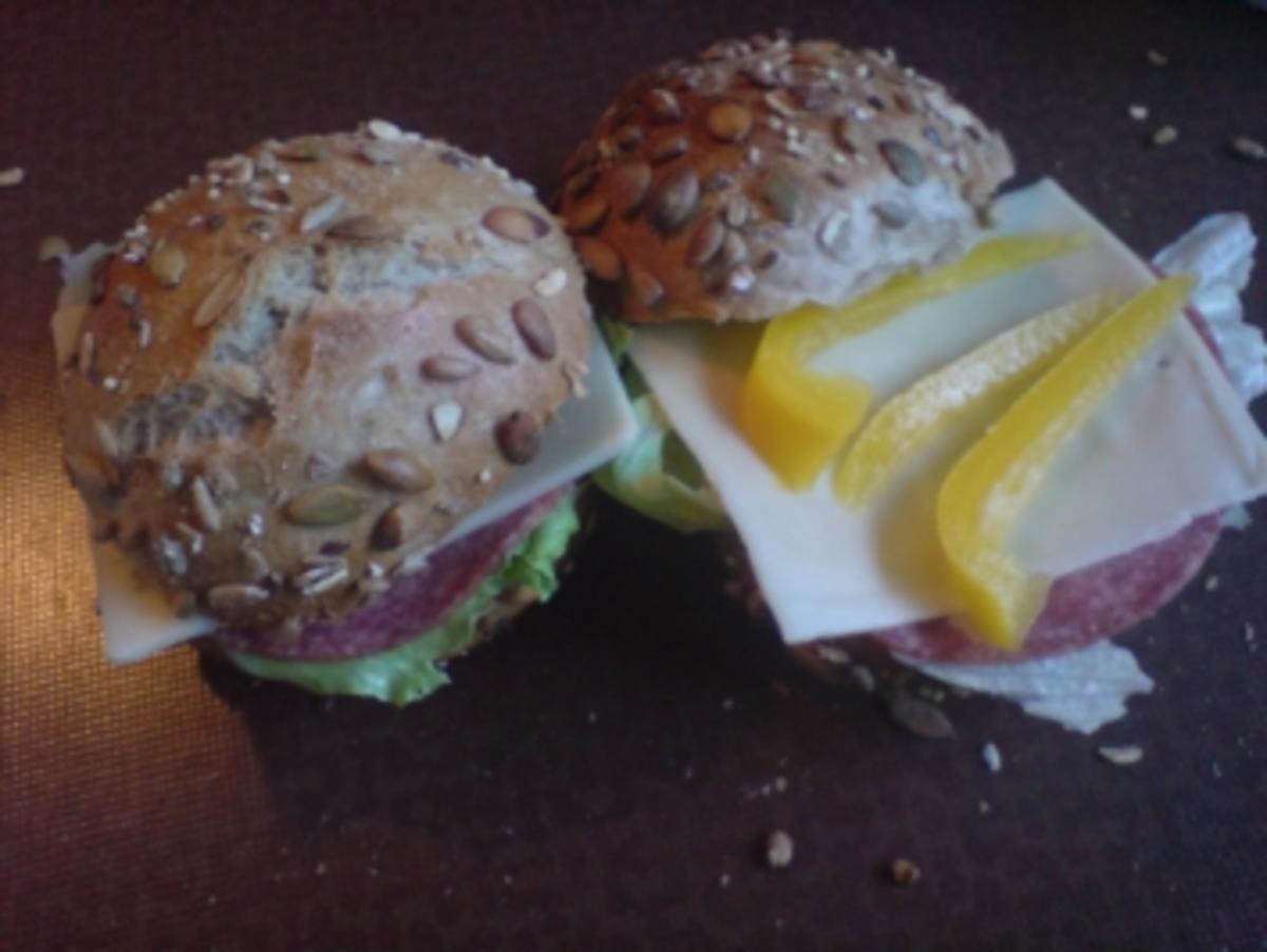 Rezept: Brötchen "Gut in den Tag" Brötchen "Gut in den Tag" - Rezept