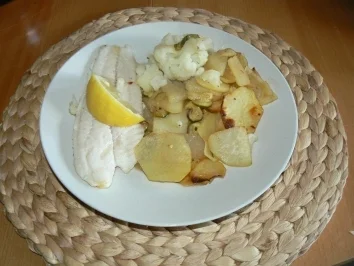 Rezept: Naturbelassenes Pangasiusfilet auf Gemüsebett Naturbelassenes Pangasiusfilet auf Gemüsebett - Rezept