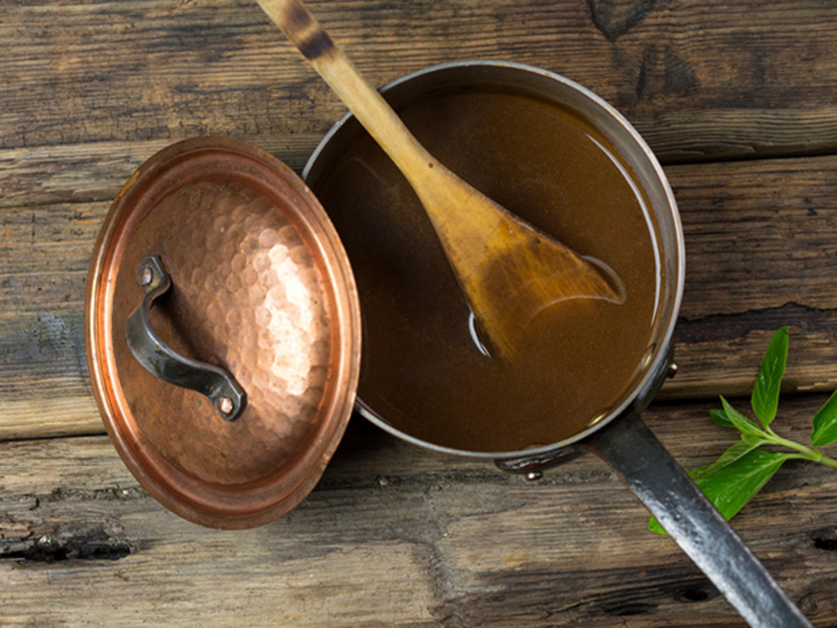 Soßenrezept: Brenne / dunkle Mehlschwitze - Rezept