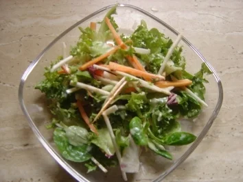 Möhren-Selleriesalat mit Orangencreme - Rezept - Bild Nr. 3