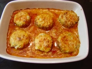 Rezept: Gefüllte Champignons mit Tomatensoße und Käse überbacken Bild Nr. 6 Gefüllte Champignons mit Tomatensoße und Käse überbacken - Rezept - Bild Nr. 6