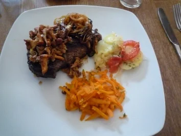 Rezept: Rumpsteak mit frischen Pfifferlingen Rumpsteak mit frischen Pfifferlingen - Rezept