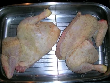 Hähnchen, im Ofen gegrillt, ganz klassisch (aber schön kross+saftig) mit Pommes rut/wiess", Tomatensalat - Rezept - Bild Nr. 2