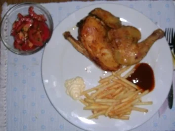 Hähnchen, im Ofen gegrillt, ganz klassisch (aber schön kross+saftig) mit Pommes rut/wiess", Tomatensalat - Rezept