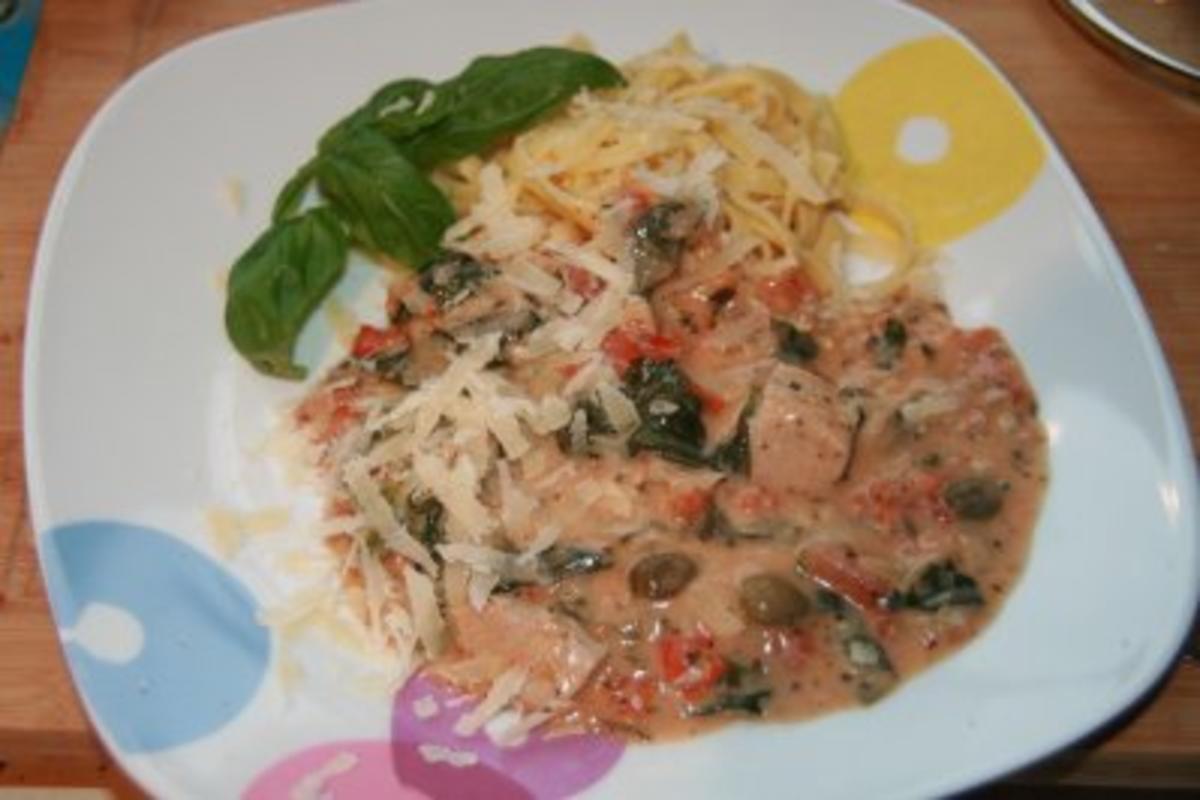 Spaghetti mit Thunfisch - Tomaten - Creme - Rezept Durch border
