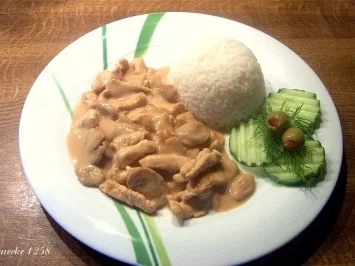 Putengeschnetzeltes mit Champignon-Rahm-Soße - Rezept