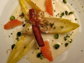 Seeteufel-Zimtspieß an karamellisiertem Chicorée auf Grapefruit-Vanillebuttersoße - Rezept