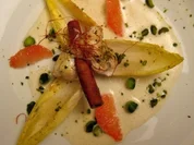 Seeteufel-Zimtspieß an karamellisiertem Chicorée auf Grapefruit-Vanillebuttersoße - Rezept