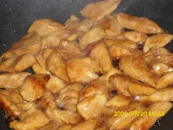 Fleisch:  Hähnchen in Kokossoße mit Galgant und Paprika - Rezept - Bild Nr. 4