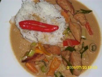 Fleisch:  Hähnchen in Kokossoße mit Galgant und Paprika - Rezept - Bild Nr. 6