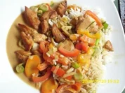 Fleisch:  Hähnchen in Kokossoße mit Galgant und Paprika - Rezept