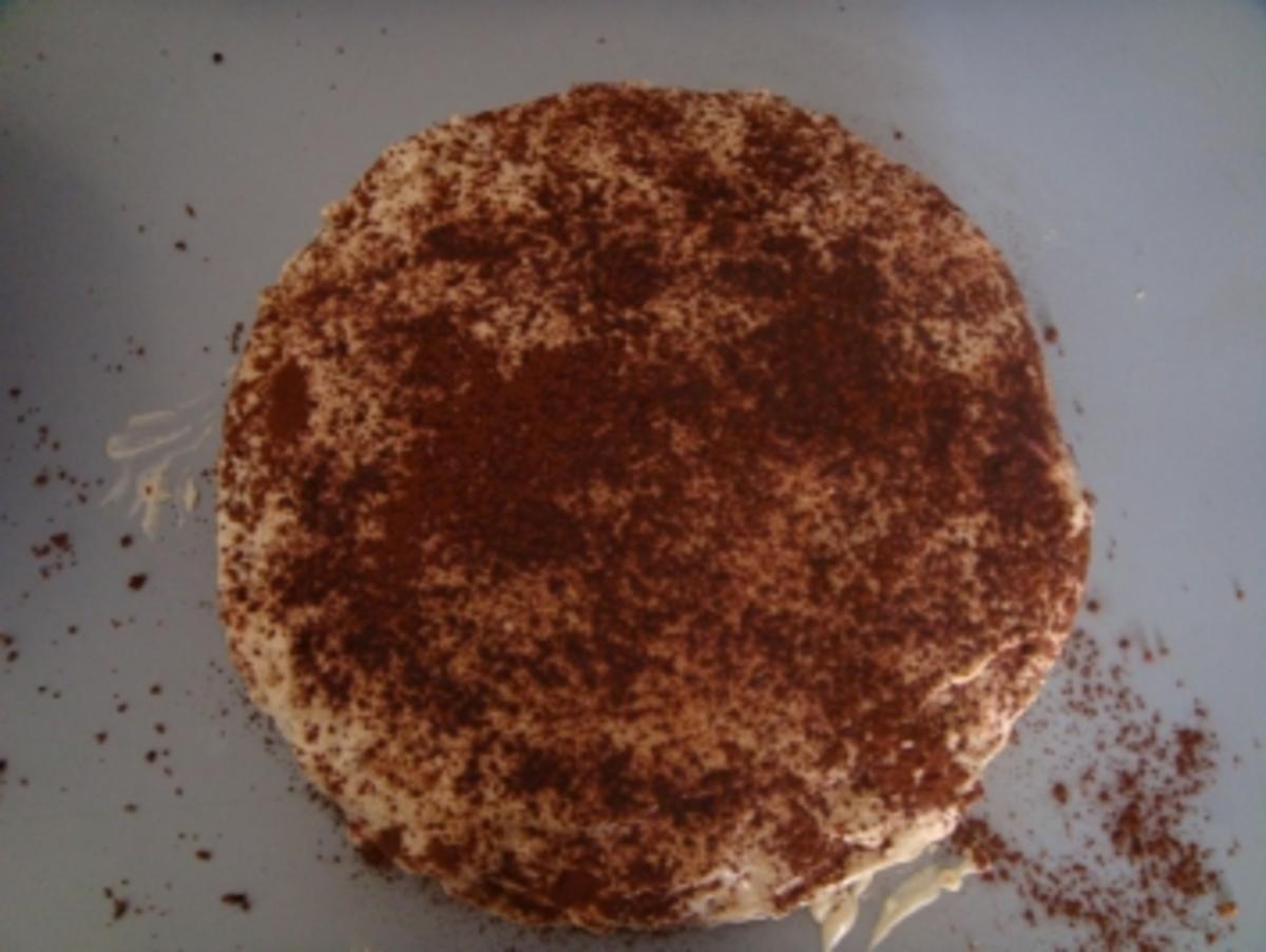 Triple-Chocolate-Fudge-Peanut-Butter-Cream-Cake - Rezept - Bild Nr. 2