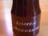 Sauerkirsch- Rosmarin - Konfitüre - Rezept