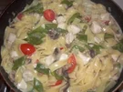 Hähnchen-Nudeln mit Bohnen, Champignons und Tomaten - Rezept