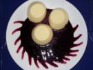 Vanillepudding-Törtchen auf Fruchtspiegel - Rezept