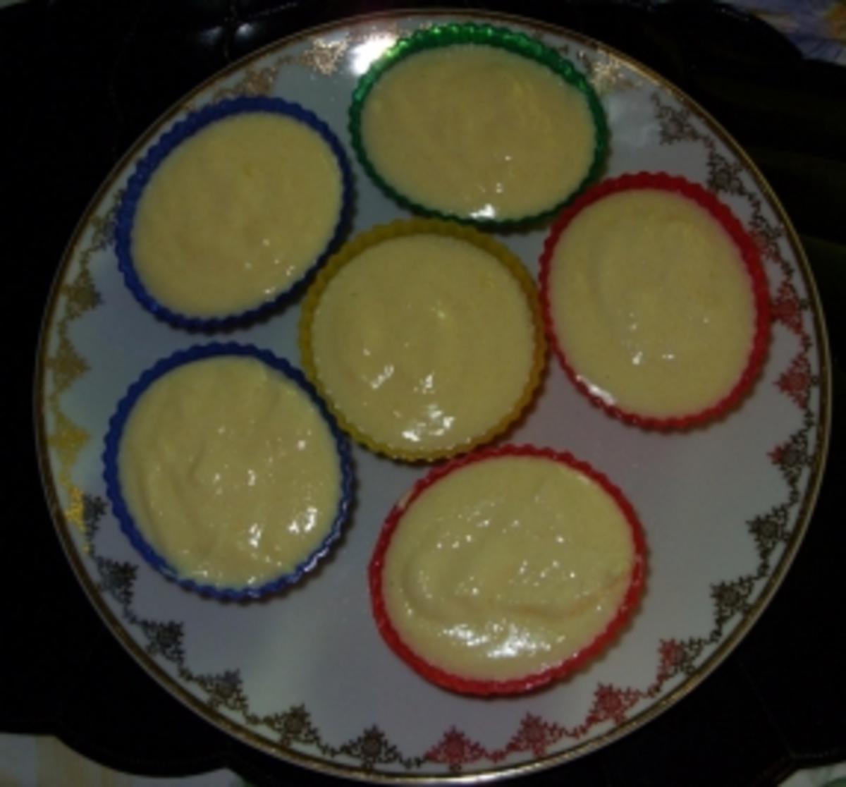 Vanillepudding-Törtchen auf Fruchtspiegel - Rezept - Bild Nr. 3