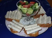 Abend-Brote mit Tomaten und Gurkenstückchen - Rezept