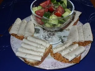 Rezept: Abend-Brote mit Tomaten und Gurkenstückchen Bild Nr. 5 Abend-Brote mit Tomaten und Gurkenstückchen - Rezept - Bild Nr. 5