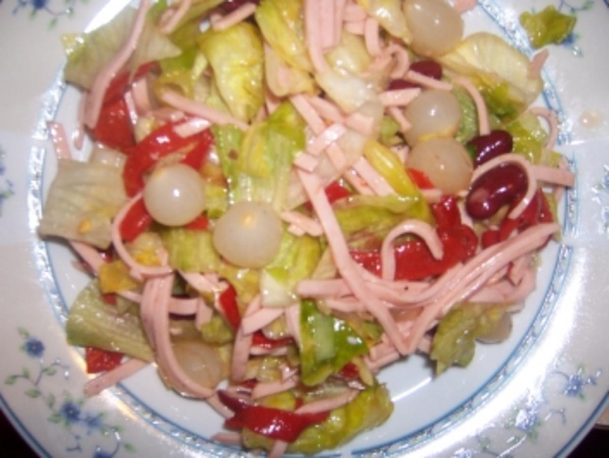 Feuriger Salat mit Fleischwurst - Rezept - Bild Nr. 2