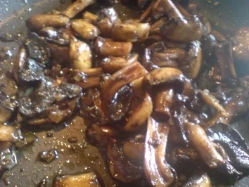 Rezept: Fingerfood "Champignons" Bild Nr. 5 Fingerfood "Champignons" - Rezept - Bild Nr. 5