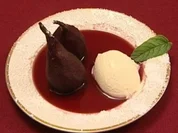 Birnen in Wein dazu Vanilleeis (Egon Wellenbrink) - Rezept