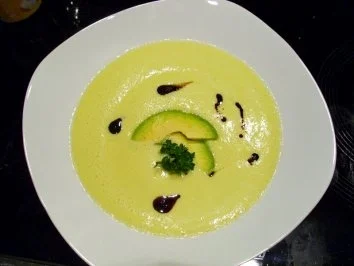 Avocadocremsüppchen - Rezept