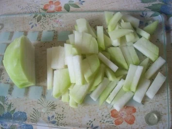 Rezept: Kohlrabi-Gurken-Salat Bild Nr. 2 Kohlrabi-Gurken-Salat - Rezept - Bild Nr. 2