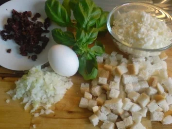 Schweinefilet mit Tomate-Basilikum-Kruste und Polentaplätzchen - Rezept - Bild Nr. 2