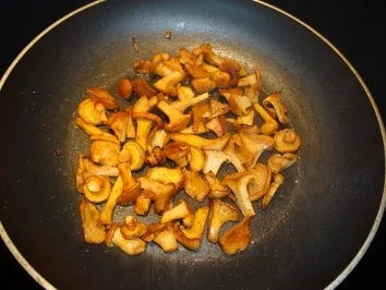 Rezept: Omlett mit Pfifferlingen Bild Nr. 4 Omlett mit Pfifferlingen - Rezept - Bild Nr. 4