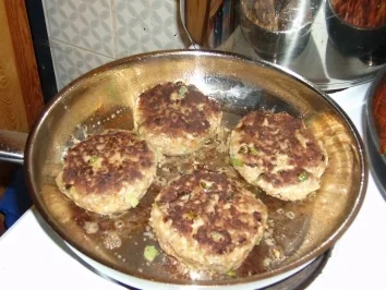 Albondigas con Pepinillos y Tomate mit Boxty´s - Rezept - Bild Nr. 4