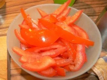 Überbackenes Pangasiusfilet mit Zucchini-Spaghettinest an Limettensauce - Rezept - Bild Nr. 3