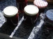 Sauerkirschkonfitüre mit Vanille und Kirschlikör - Rezept