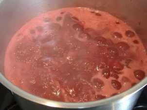 Sauerkirschkonfitüre mit Vanille und Kirschlikör - Rezept - Bild Nr. 3