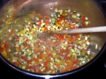 Rezept: Tomaten-Gemüse-Sosse Bild Nr. 3 Tomaten-Gemüse-Sosse - Rezept - Bild Nr. 3