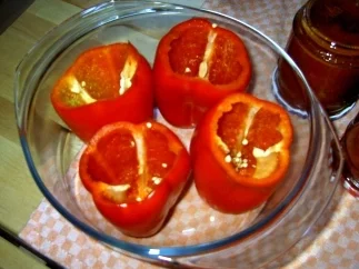 Rezept: Gefüllte Paprikaschoten a la Caro Bild Nr. 2 Gefüllte Paprikaschoten a la Caro - Rezept - Bild Nr. 2