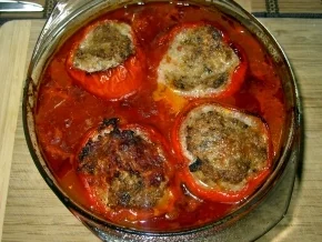 Rezept: Gefüllte Paprikaschoten a la Caro Gefüllte Paprikaschoten a la Caro - Rezept