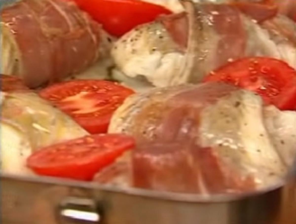 Fischroulade mit Parmaschinken und scharfer Tomatensauce - Rezept