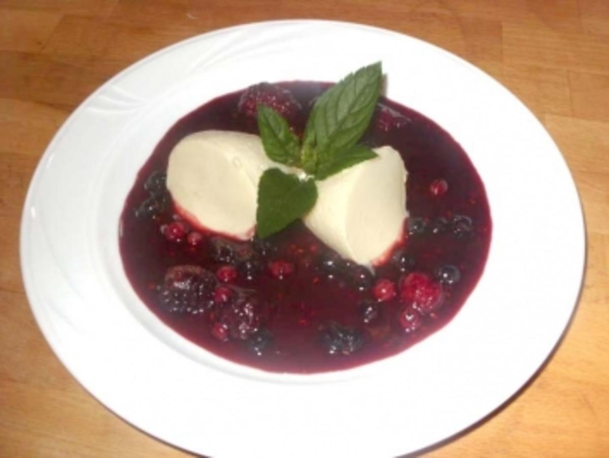 Bilder für Honig-Mousse mit Beerenspiegel bzw. Obstspiegel - Rezept