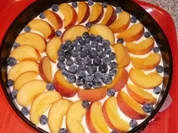 Pfirsich-Heidelbeer-Quark-Torte - Rezept