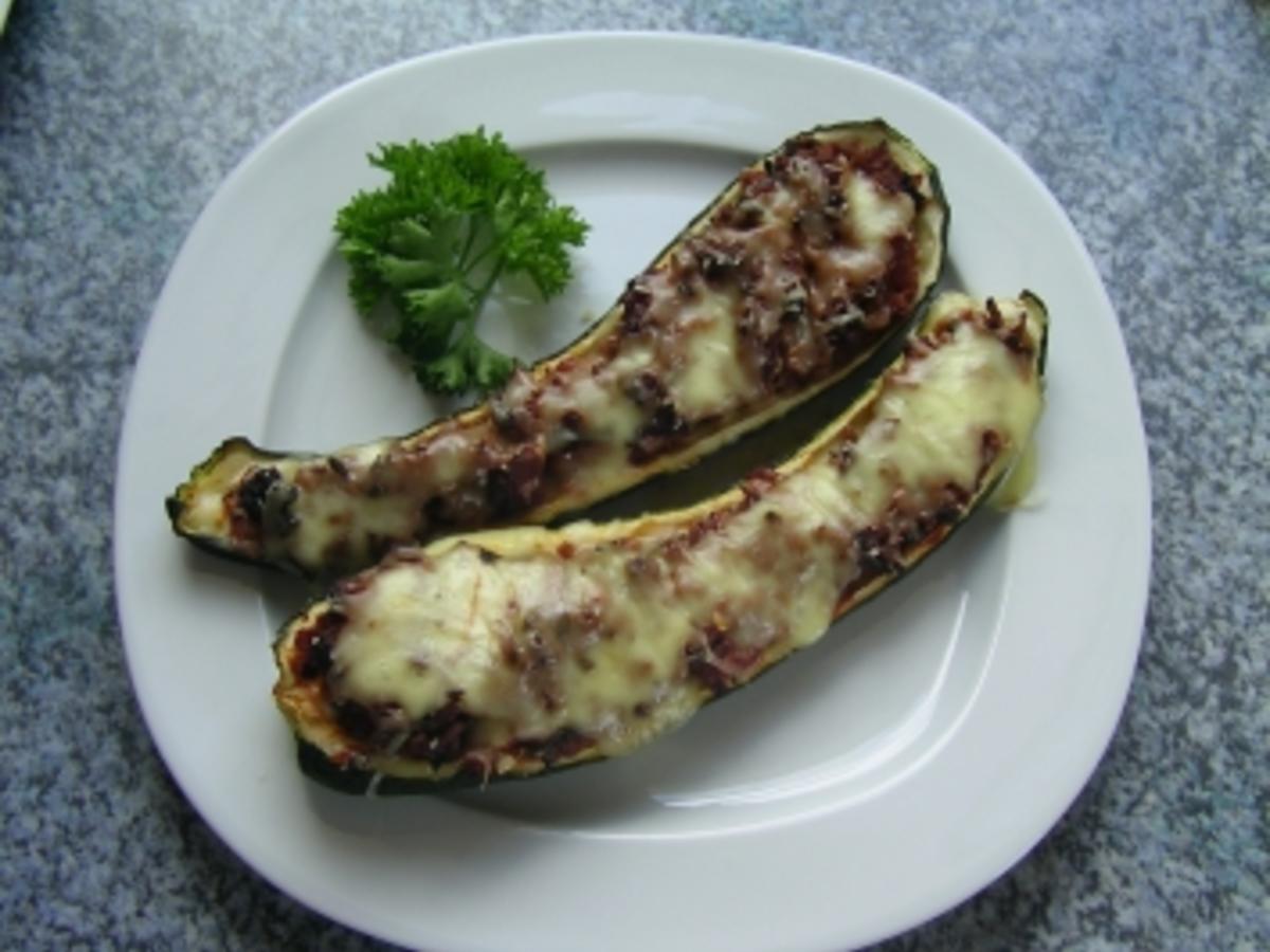 Gefüllte Zucchini! - Rezept mit Bild - kochbar.de