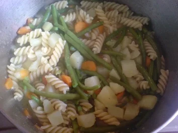 Rezept: Gemüse-Nudel-Eintopf Gemüse-Nudel-Eintopf - Rezept