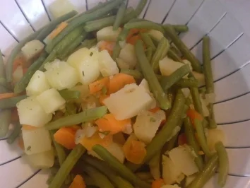 Rezept: Gemüse-Nudel-Eintopf Bild Nr. 2 Gemüse-Nudel-Eintopf - Rezept - Bild Nr. 2