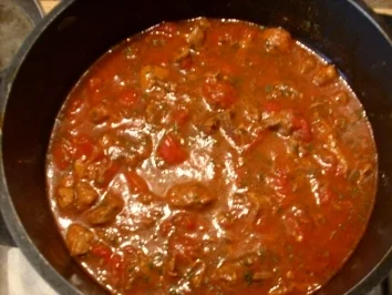 Sommergulasch mit Tomate - Rezept