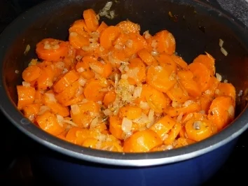 Rezept: Hähnchen-Minischnitzel mit Möhren im Kartoffelnest Bild Nr. 2 Hähnchen-Minischnitzel mit Möhren im Kartoffelnest - Rezept - Bild Nr. 2